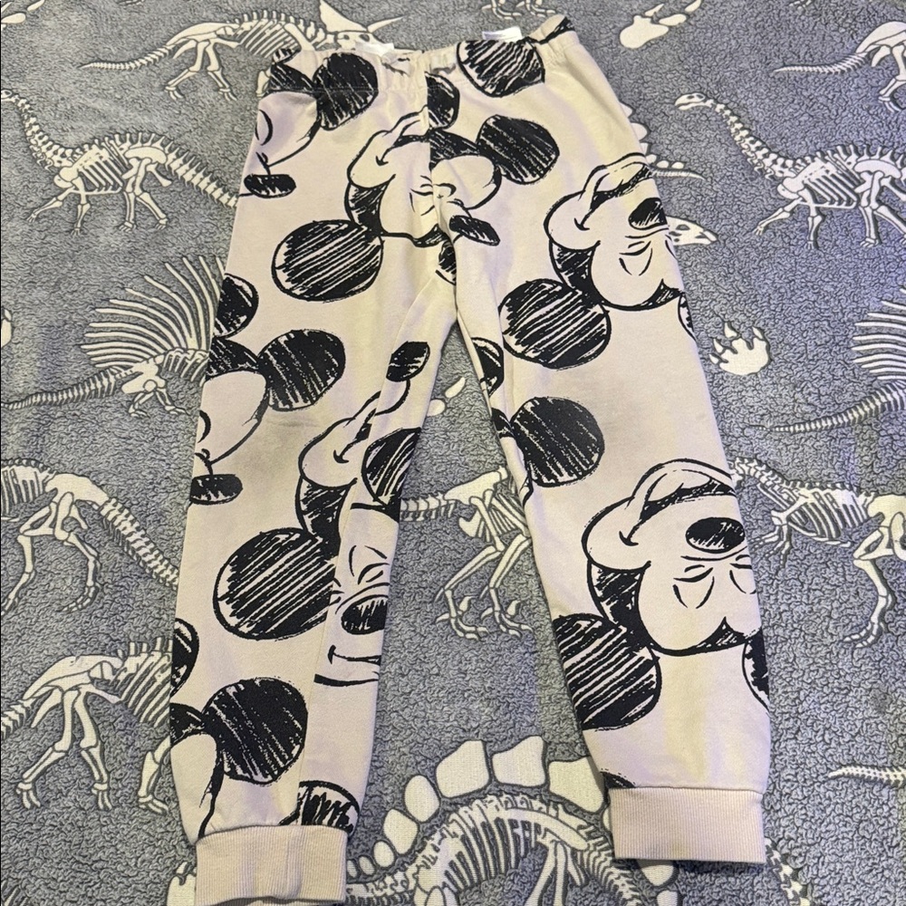 Mickey Mouse - Picture 2 of 4